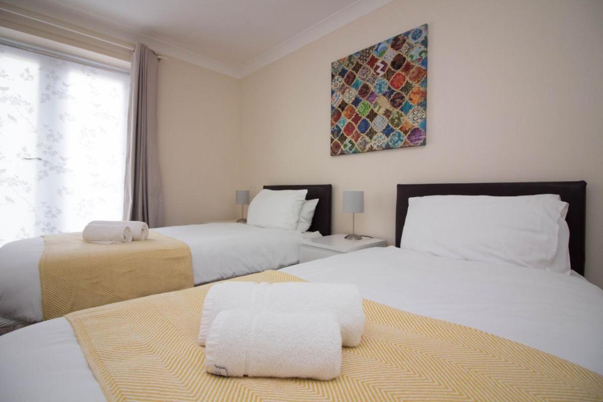 Stayzo Penthouse Accommodation 2- Premier Lodge Southampton Exteriör bild